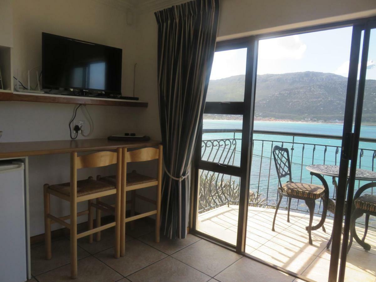 On-The-Rocks Apartment Fish Hoek Exterior photo